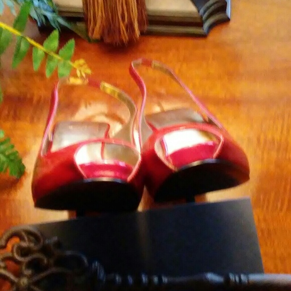 Guess by Marciano Red Patent Heels - Picture 4 of 8