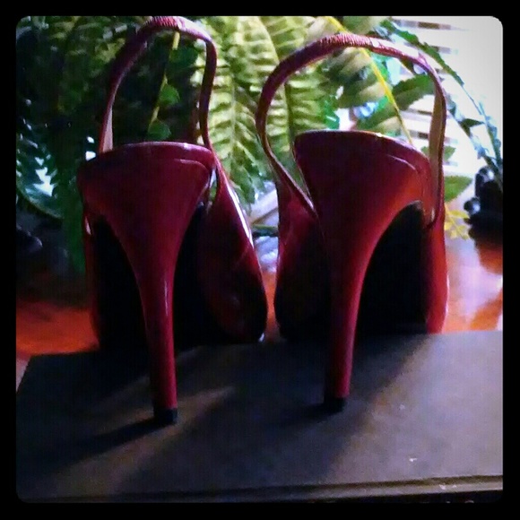 Guess by Marciano Red Patent Heels - Picture 6 of 8