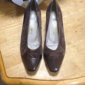 100% authentic Ferragamo woman's size 10 Brown