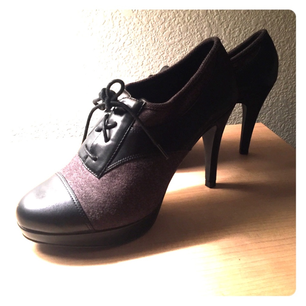 Lace up black and grey heels