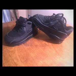 Unisex black toddler 6c Nike Air Max 90s EUC