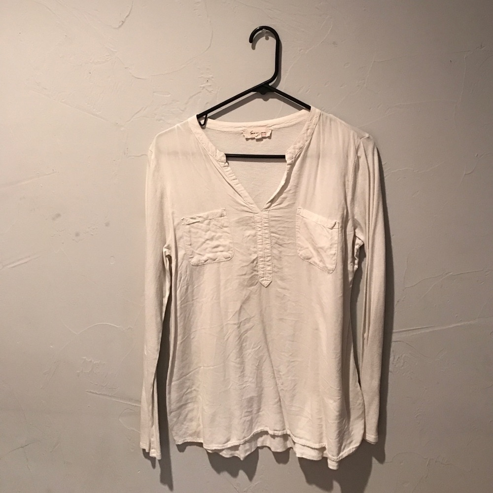 Two by Vince Camuto soft blouse