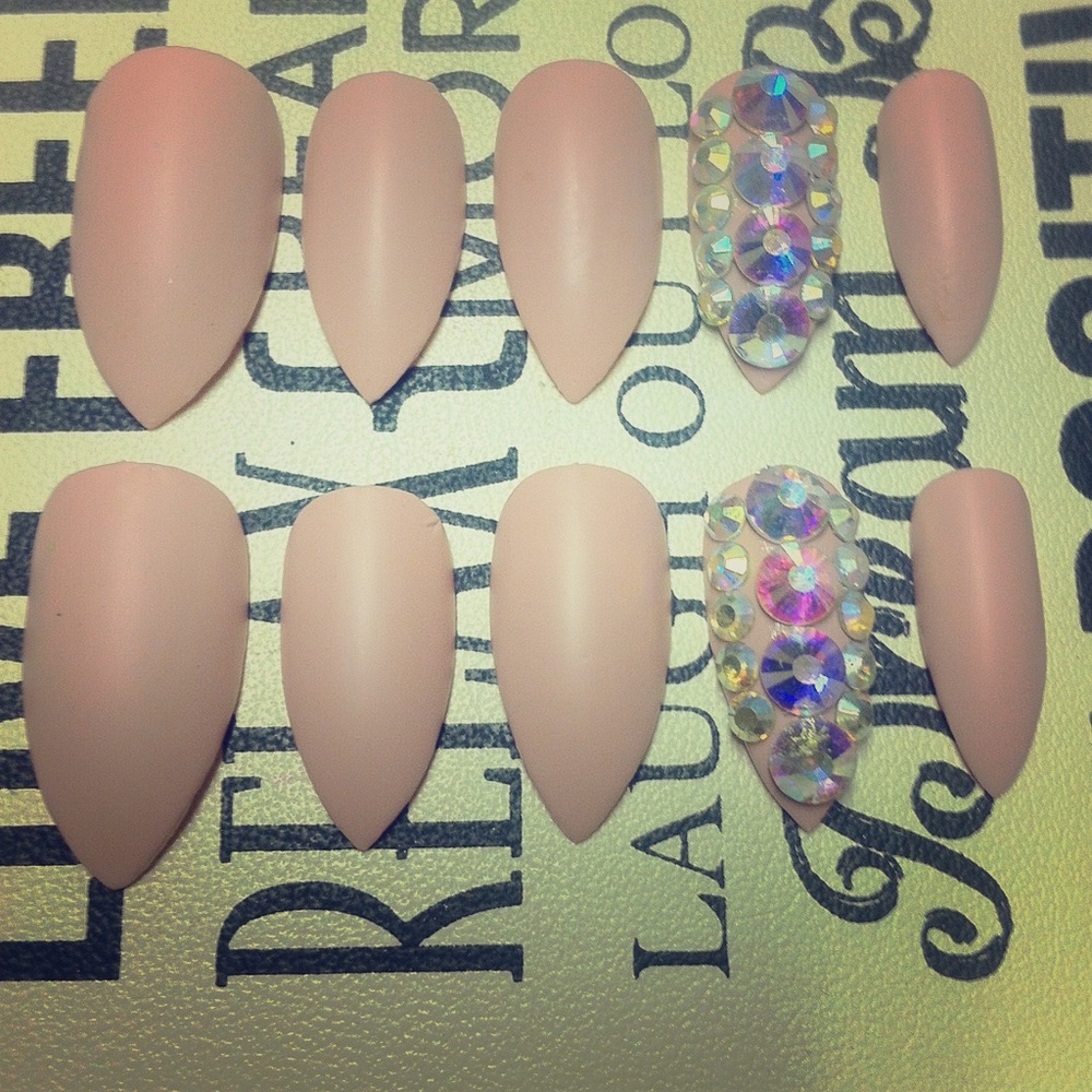 Nude Matte Accent Bling Nails (glue on)