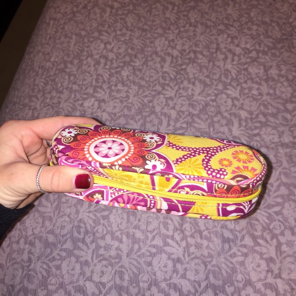 SOLD.!     Vera Bradley Sunglasses Case
