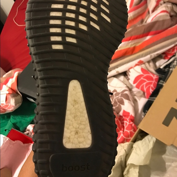 YEEZY BOOST 350 V2 Core Black/ Green main image 5