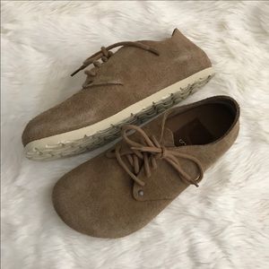 ISO- these birkenstocks in a women's 6!