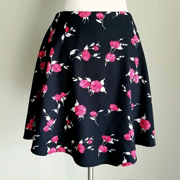 NastyGal BlackPink FloralRoses Circle Skater Skirt - Picture 2 of 4