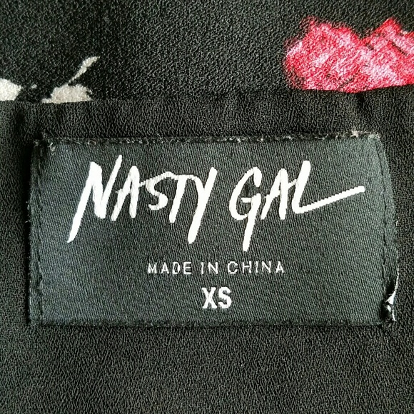 NastyGal BlackPink FloralRoses Circle Skater Skirt - Picture 4 of 4