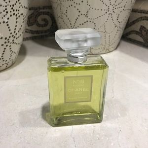 chanel n19 perfume price