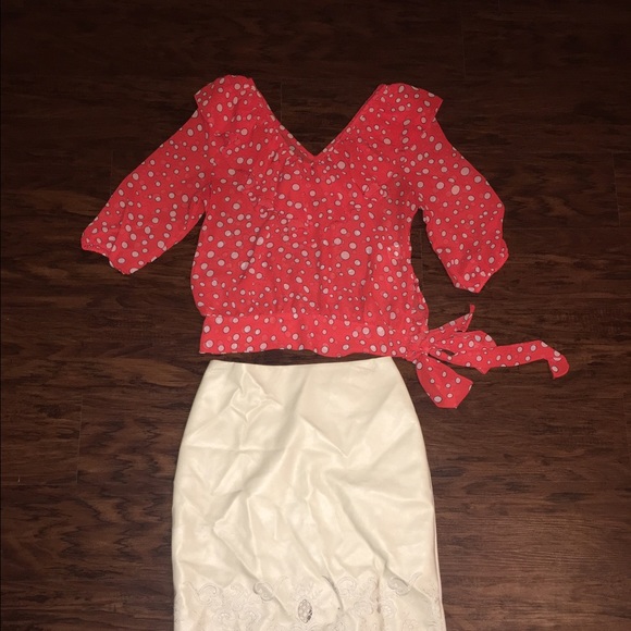 Small Ember Brand blouse - Picture 2 of 4