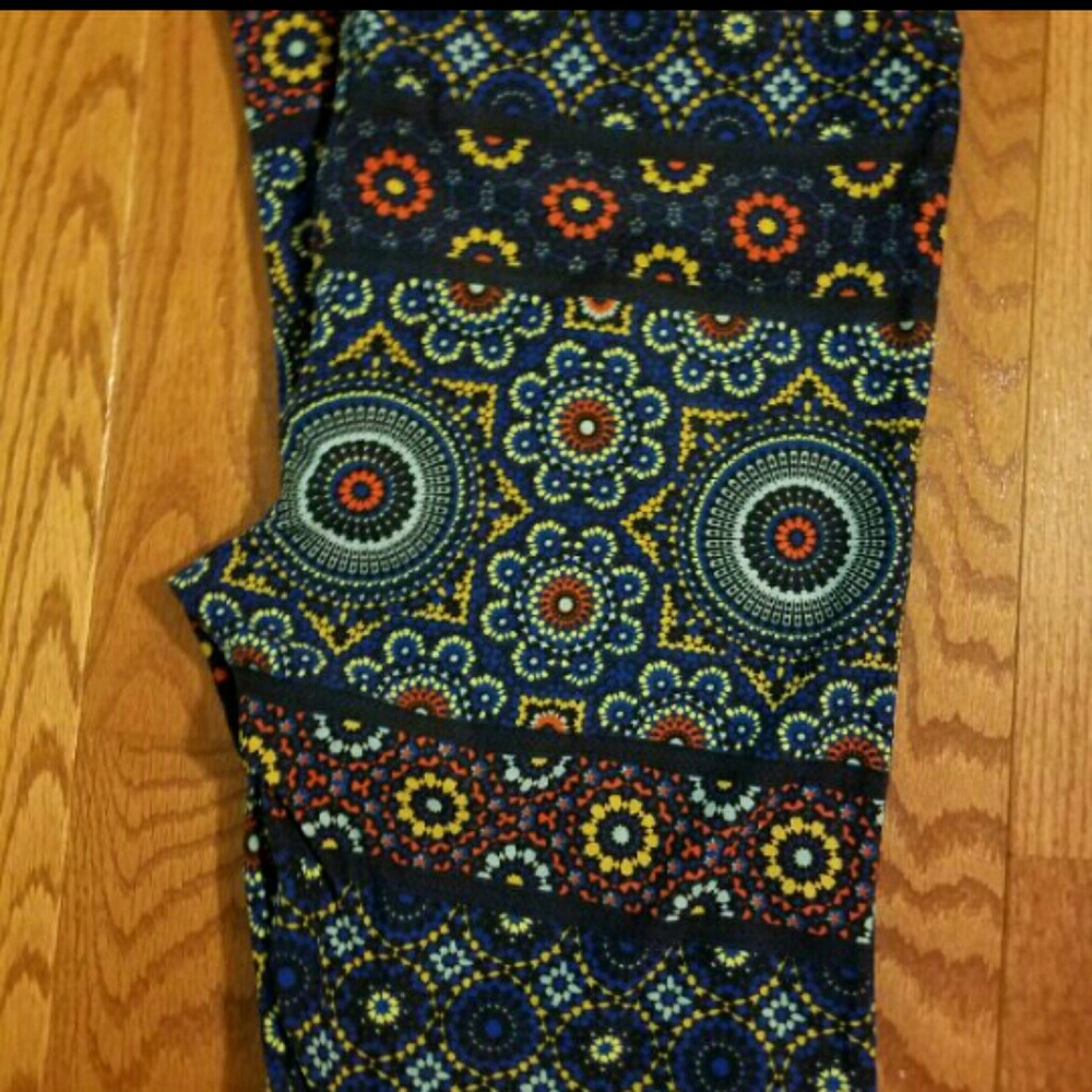 SALE! NEW Lularoe TC leggings