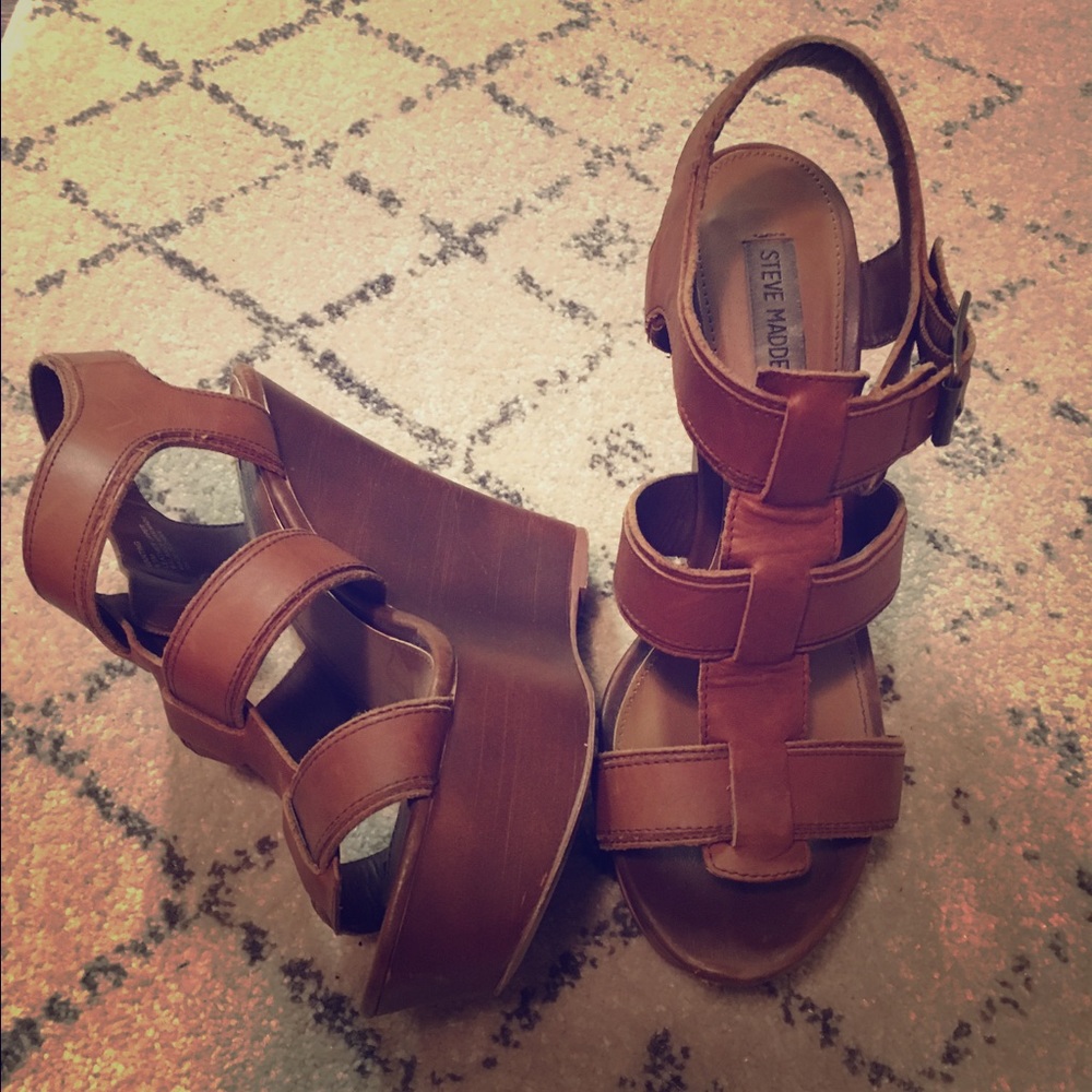 Steve Madden Brown leather wedge