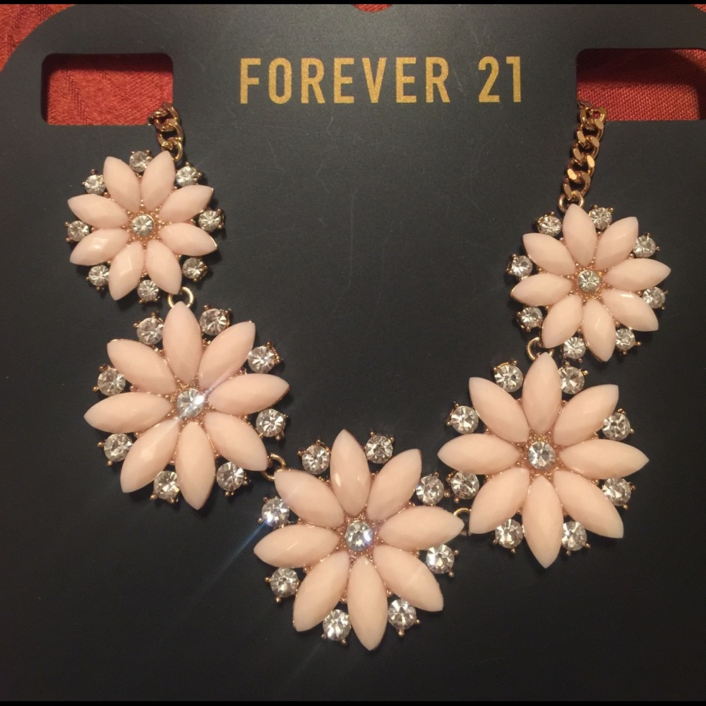 Forever 21 floral necklace