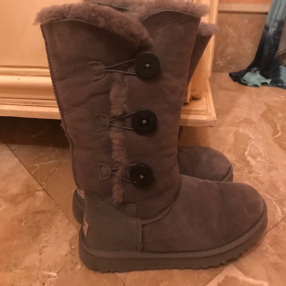 Gray button up Uggs