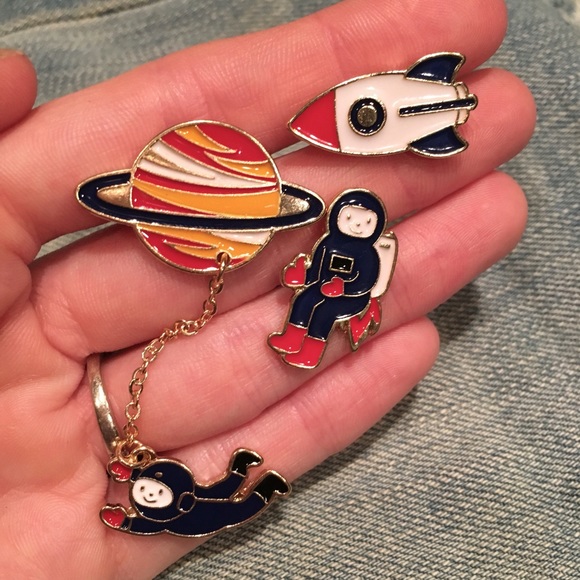 Set of 3 Space Pins - Picture 2 of 3