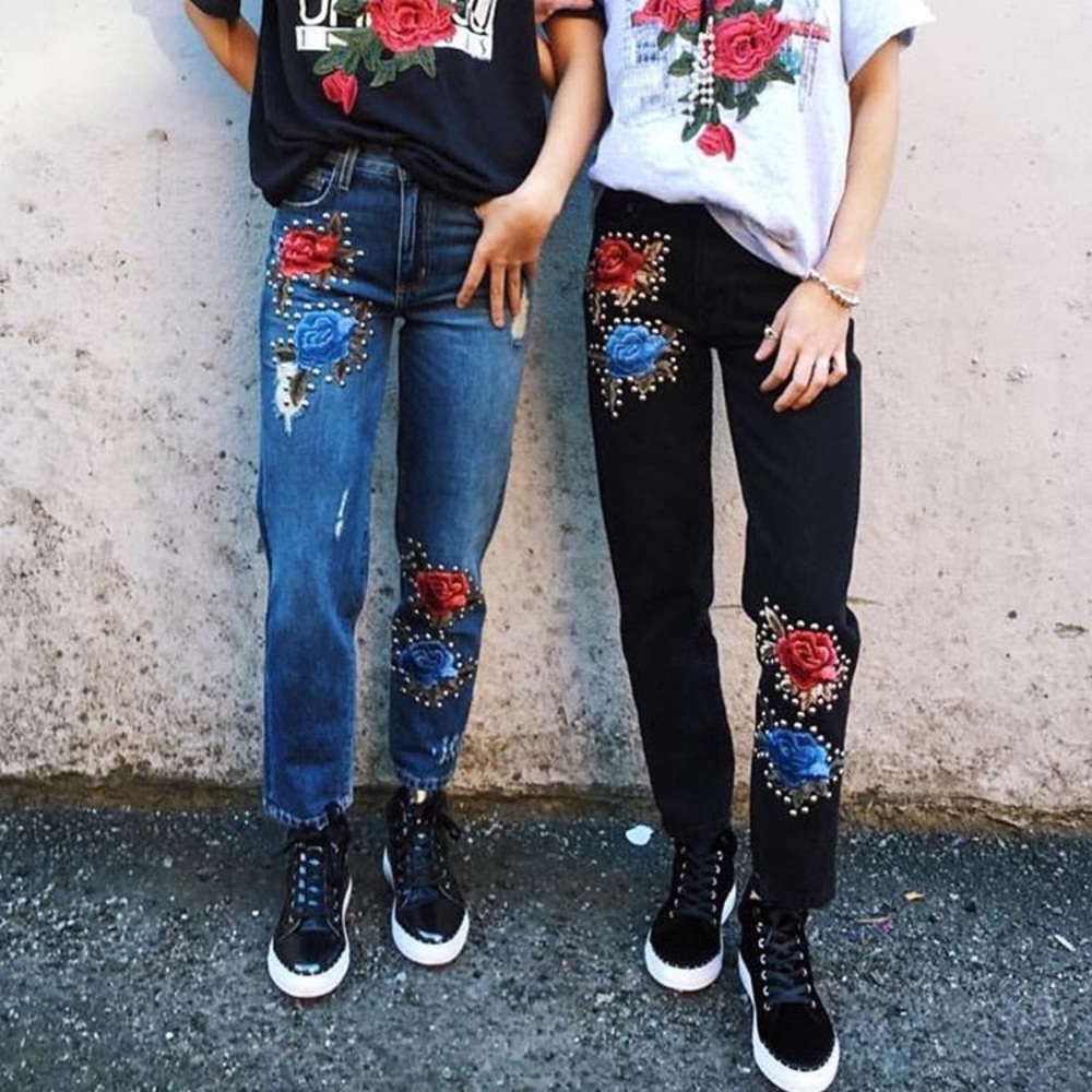 🖤HOST PICK🖤 Embroidered Rose Denim