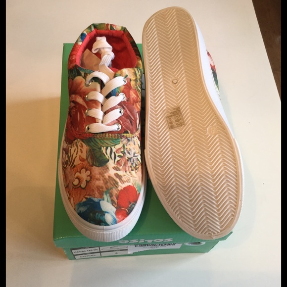 Ositos Shoes - Coral and Green Floral Sneakers Ositos Shoes - Coral and Green Floral Sneakers