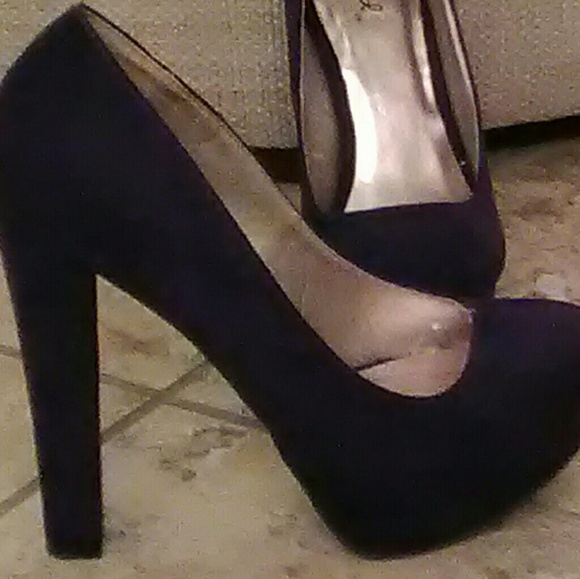 Qupid Shoes - Purple suede pumps sz7