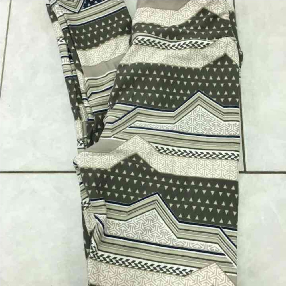 Lularoe Tween Gray Stripe Legging