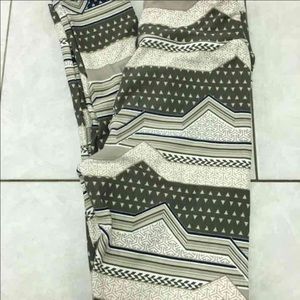 Lularoe Tween Gray Stripe Legging