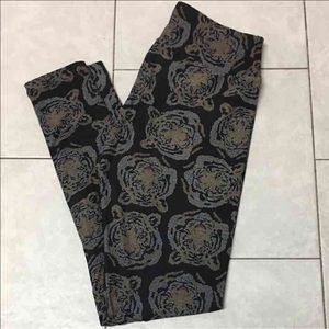 Lularoe OS digital Tiger Legging
