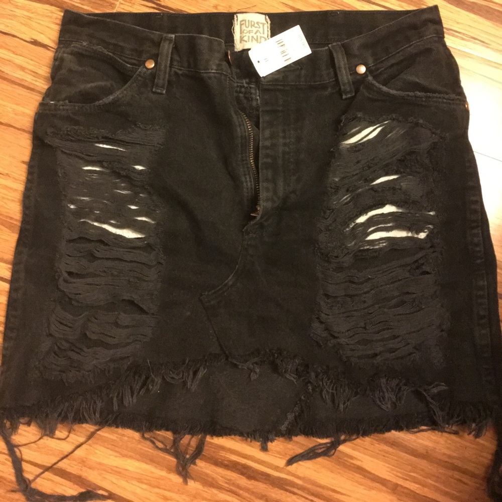 Distressed high waisted skirt