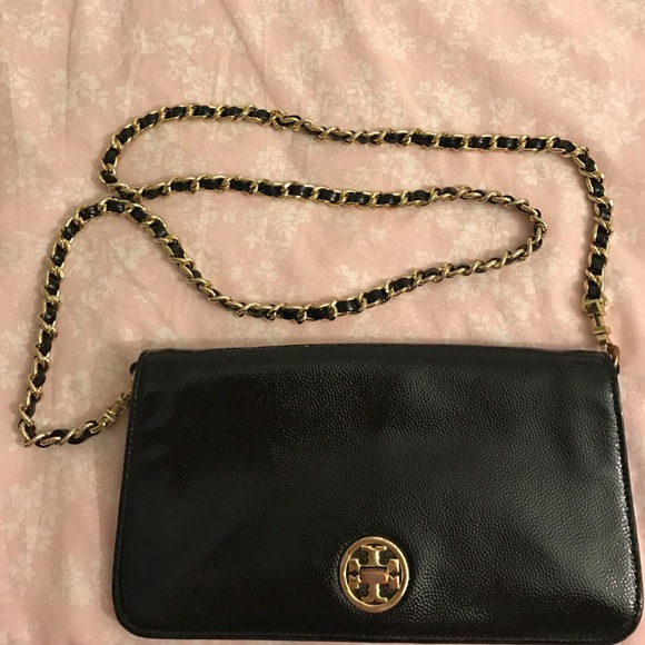 Tory Burch Handbags - Tory Burch Adalyn Black Clutch Crossbody Bag