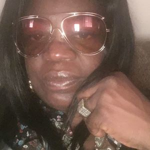 Meet your Posher, Sylvia