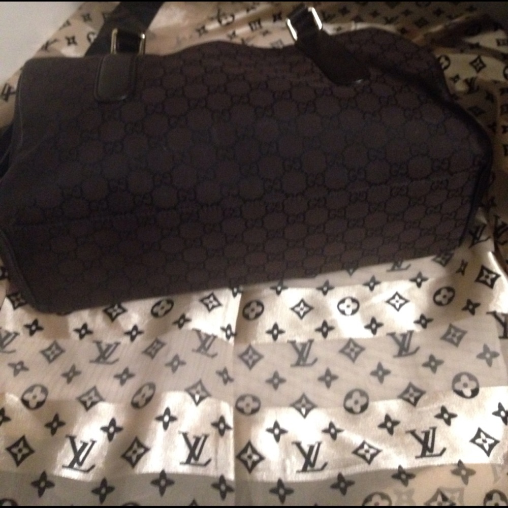 Gucci - Picture 2 of 4
