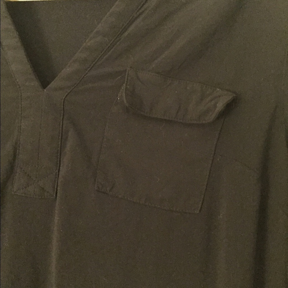 Basic black blouse - Picture 2 of 3