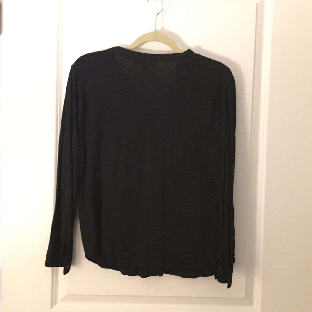 Basic black blouse - Picture 3 of 3