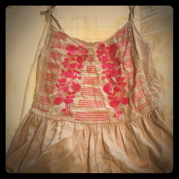 Embroidered top - Picture 1 of 1