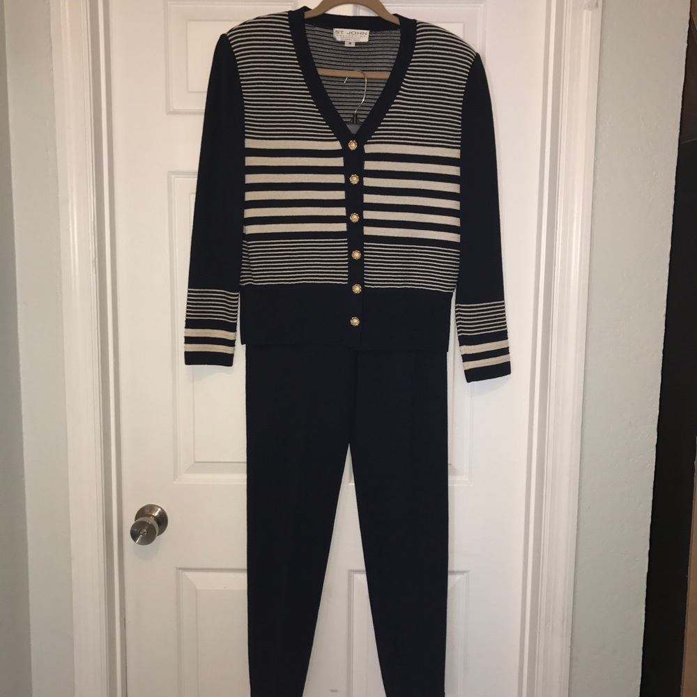 St John's Knit Suit - Navy - Size 8