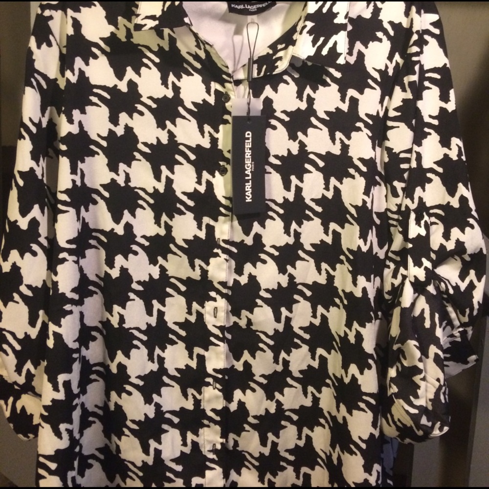 Abstract Button Down