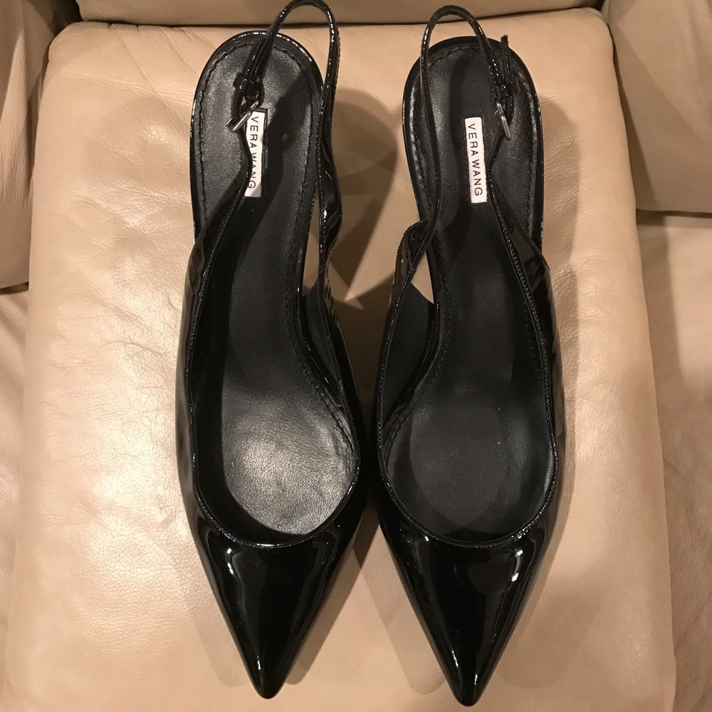 VERA WANG 9.5