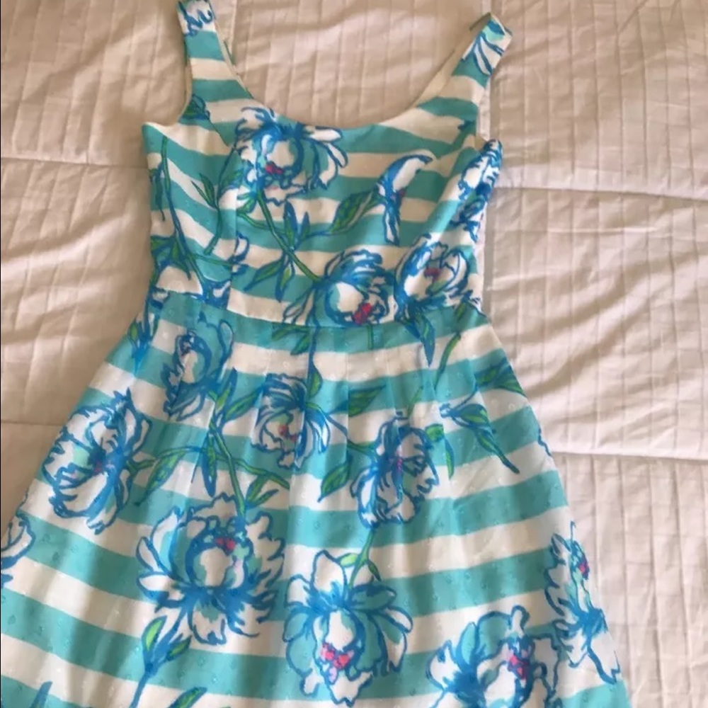 SOLD Perfect condition Lilly Dress NO TRADES