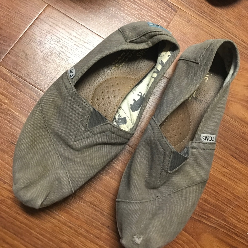 Grey Toms!!!