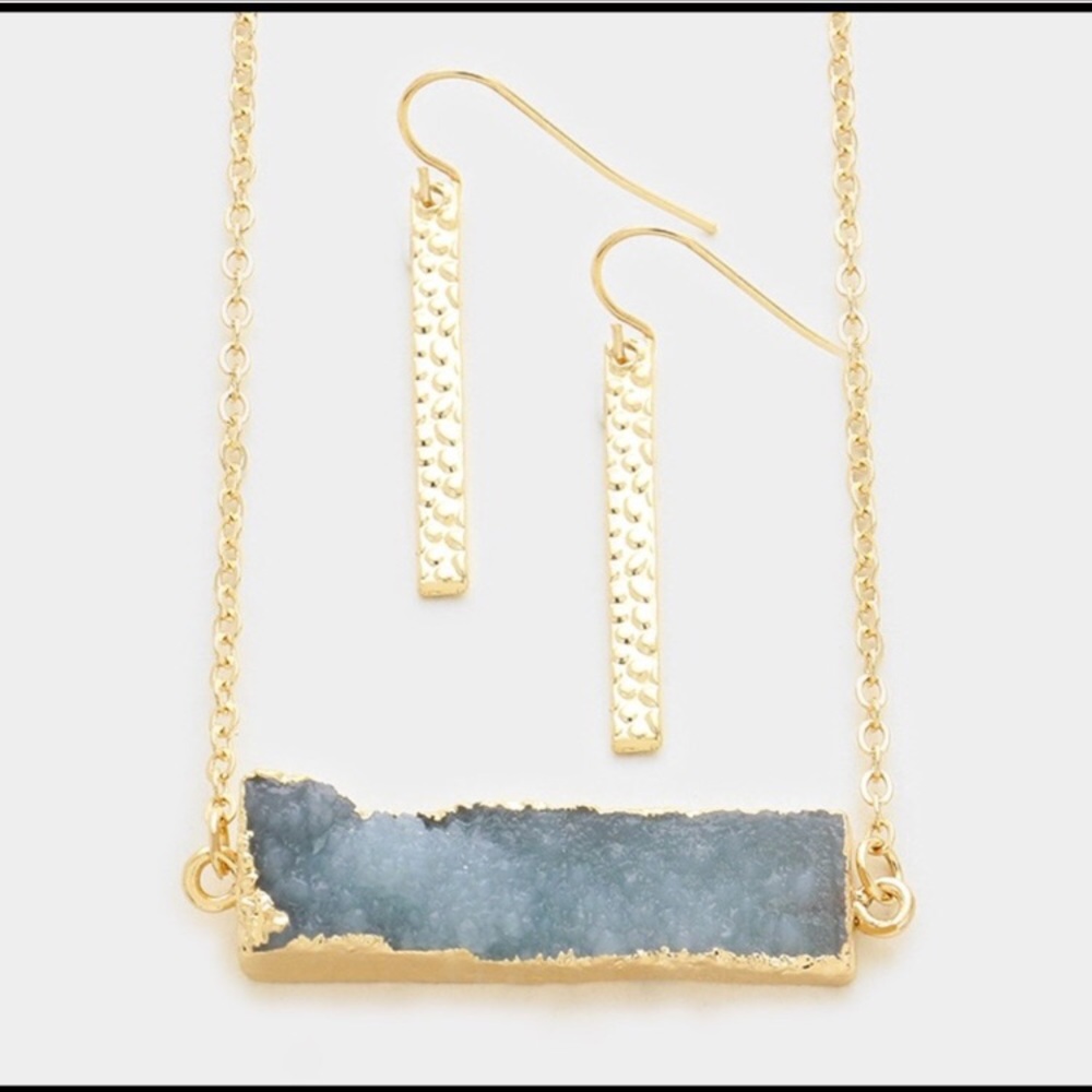 Rustic Necklace and Matching Gold Earrings