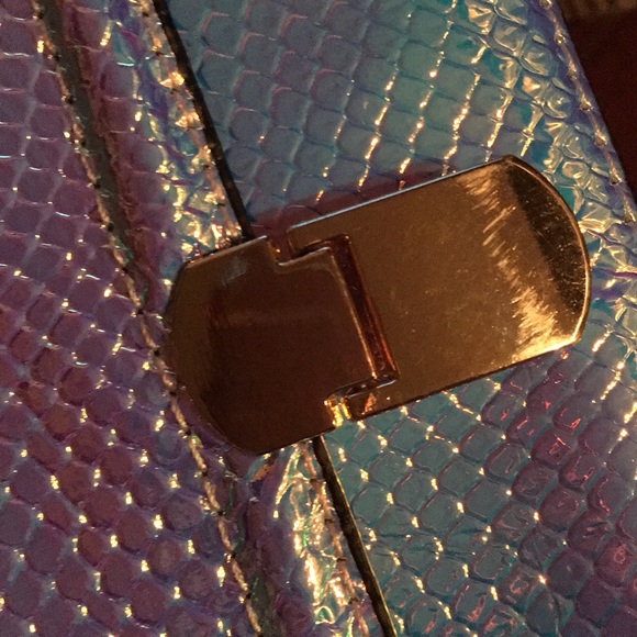 🆕 Veda Silver Metallic Mini Crossbody Handbag - Picture 8 of 8