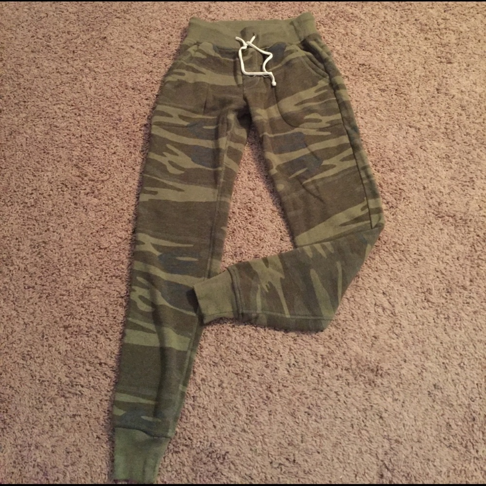 Camo Joggers ‼️SPRING BREAK SALE‼️