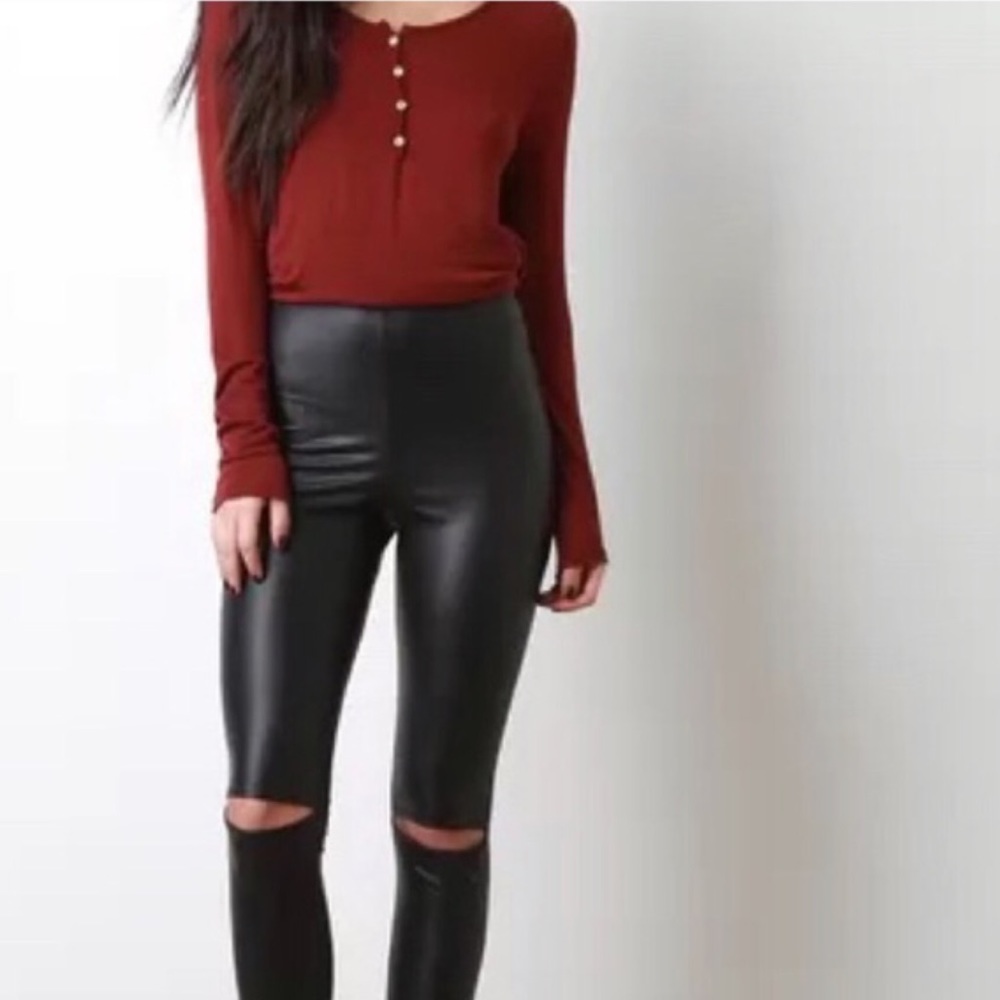 Split knee faux leather leggings - Picture 2 of 4