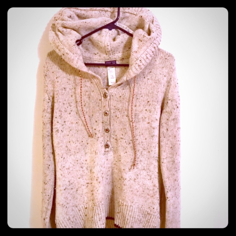 W's Patagonia wool hooded sweater.