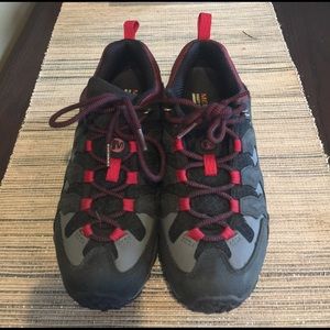 Men's Merrell shoes, size 7
