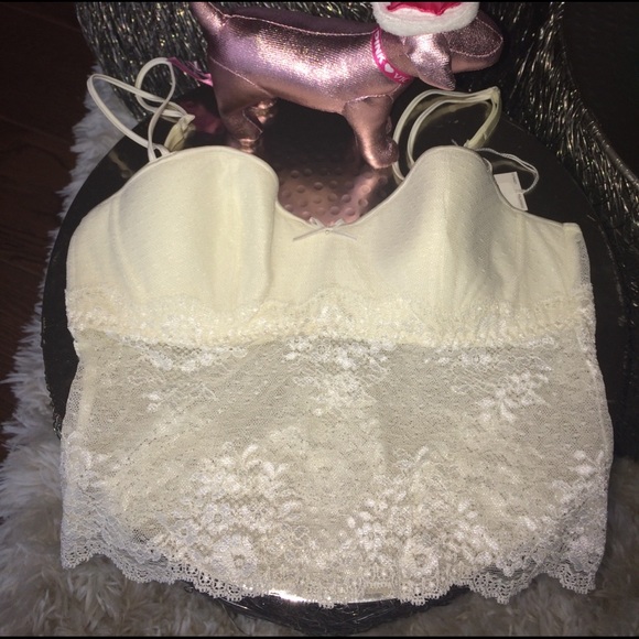 Lingerie - Picture 2 of 7