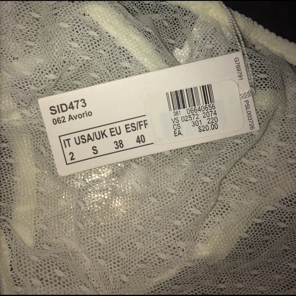 Lingerie - Picture 7 of 7