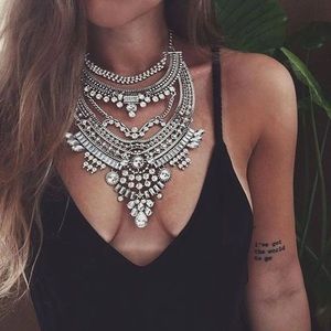 ‼️S A L E 👉🏼 Statement necklace ‼️