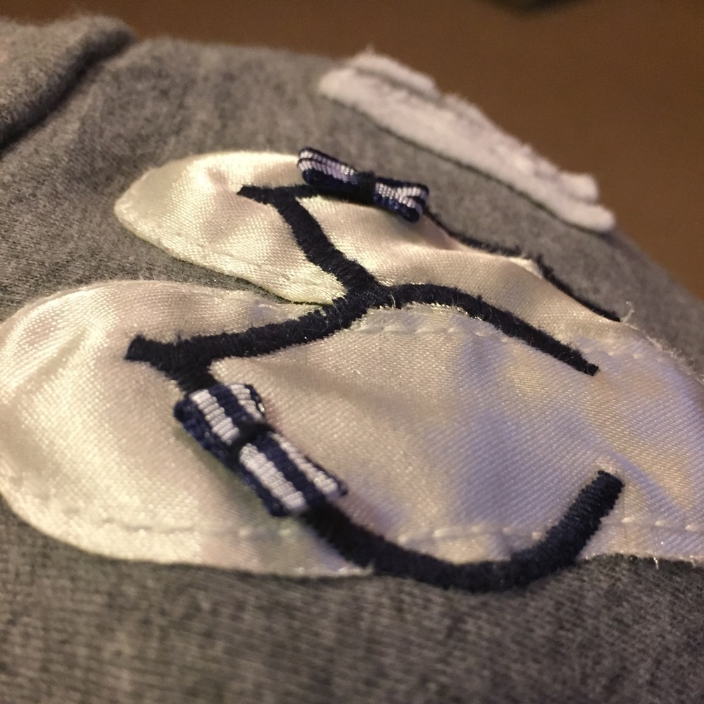 Abercrombie & Fitch medium tshirt - Picture 7 of 7