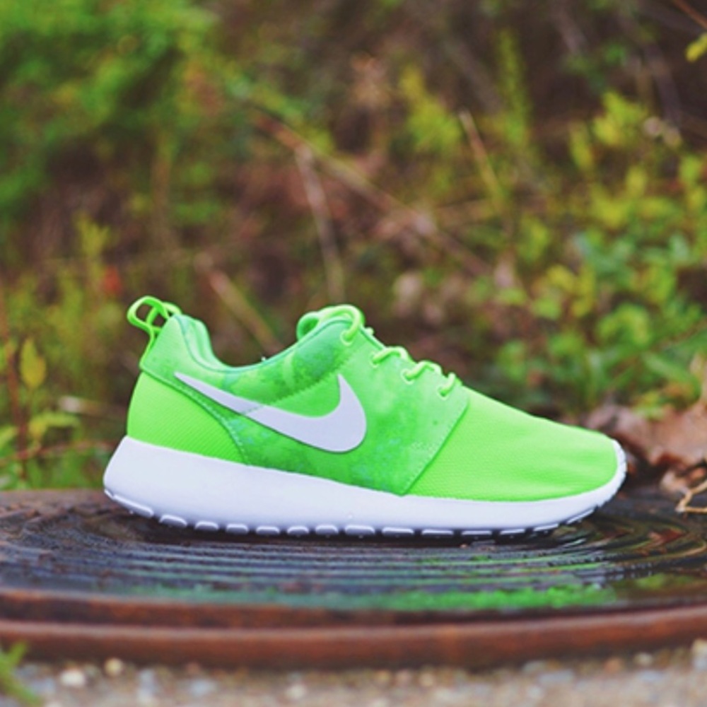 NWT nike roshe lime🎾 - Picture 4 of 6