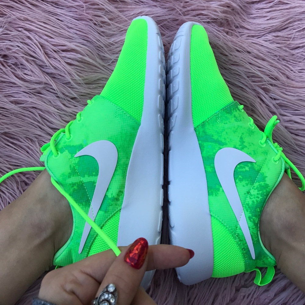 NWT nike roshe lime🎾 - Picture 6 of 6