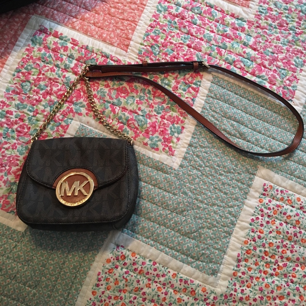 Michael Kors cross body purse